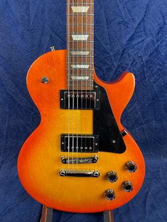 Gibson Les Paul Studio in Tangerine Burst with Soft Shell Case Pre-owned