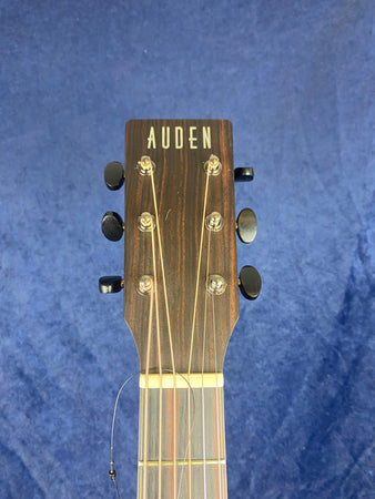 Auden Smokehouse Austin Spruce/Mahogany with Case Pre-owned