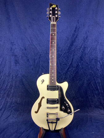 Duesenberg Starplayer TV Semi-Hollow in Vintage White Pre-owned with Case