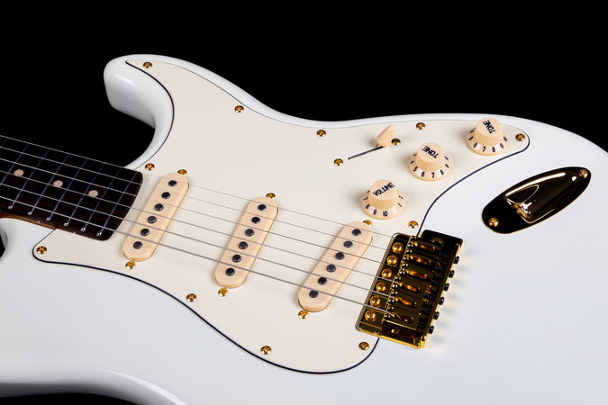 Jet Guitars JS-380 S-Type SSS Gold Hardware in White