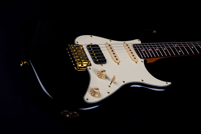 Jet Guitars JS-480 S-Type HSS Gold Hardware in Black